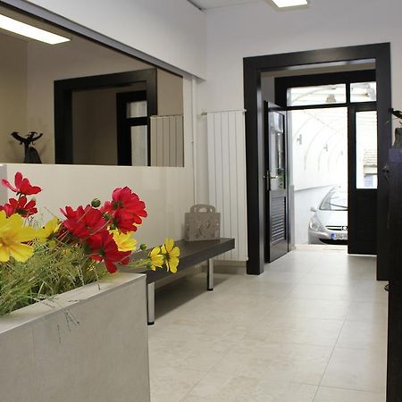 Wake Up Apartments&Rooms Belgrado Buitenkant foto
