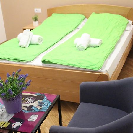 Wake Up Apartments&Rooms Belgrado Buitenkant foto
