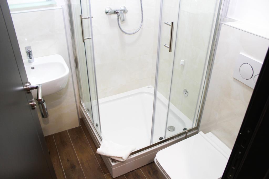 Wake Up Apartments&Rooms Belgrado Buitenkant foto