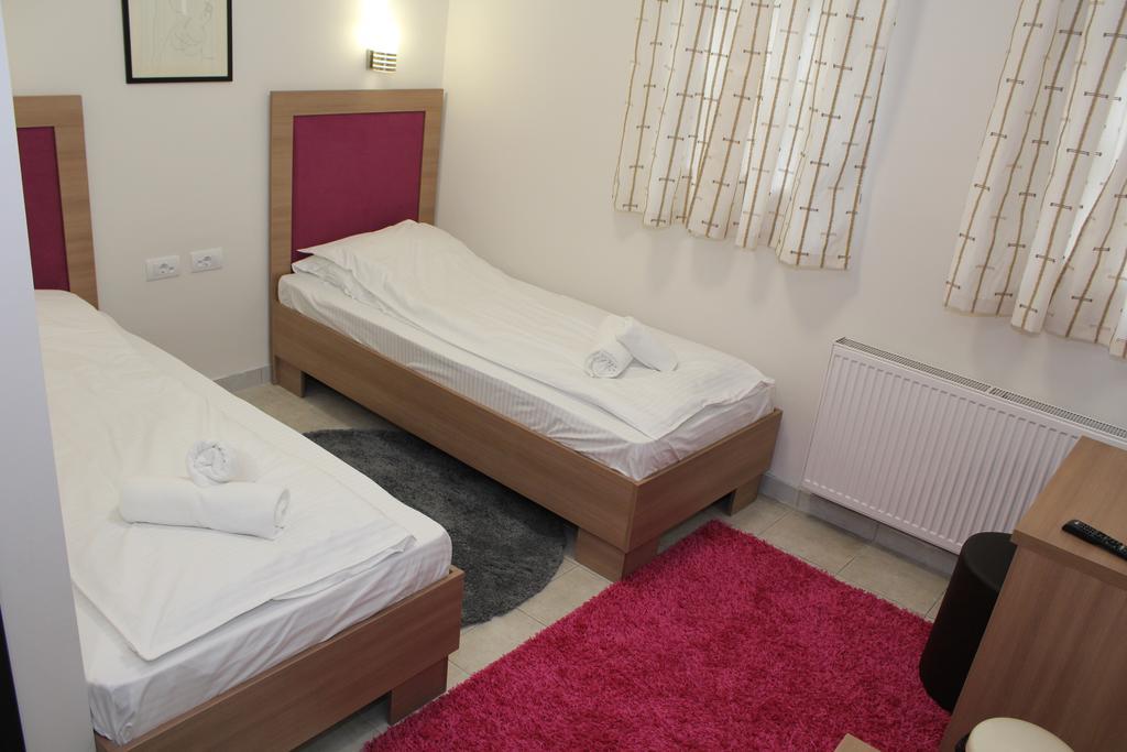 Wake Up Apartments&Rooms Belgrado Buitenkant foto
