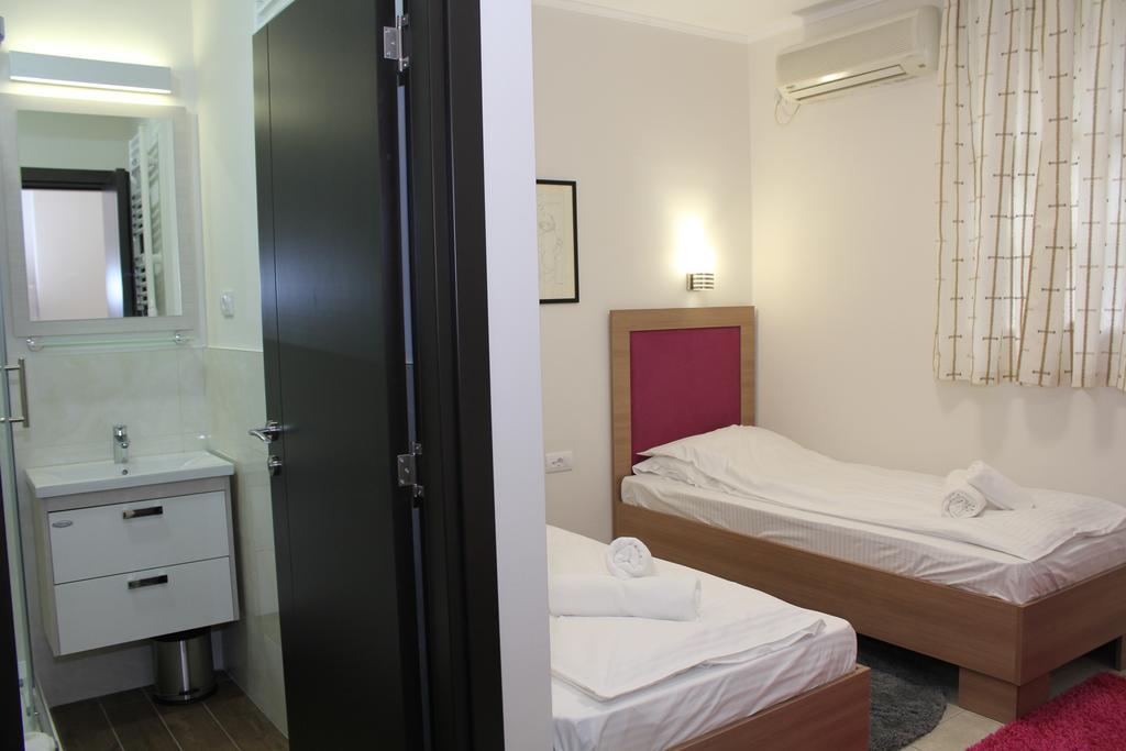 Wake Up Apartments&Rooms Belgrado Buitenkant foto