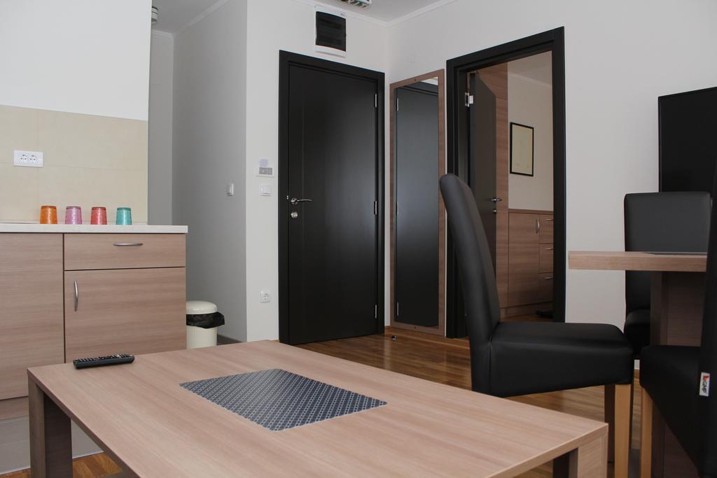 Wake Up Apartments&Rooms Belgrado Buitenkant foto