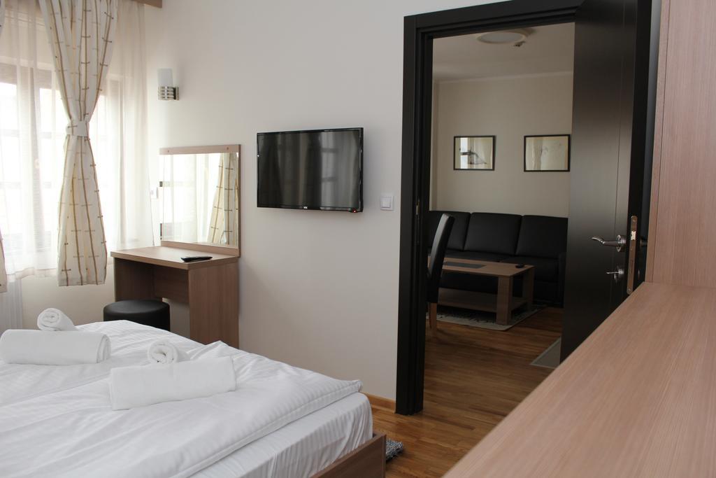 Wake Up Apartments&Rooms Belgrado Buitenkant foto