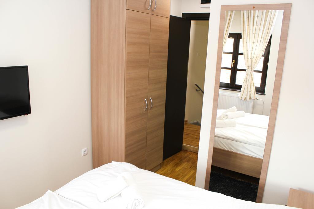 Wake Up Apartments&Rooms Belgrado Buitenkant foto