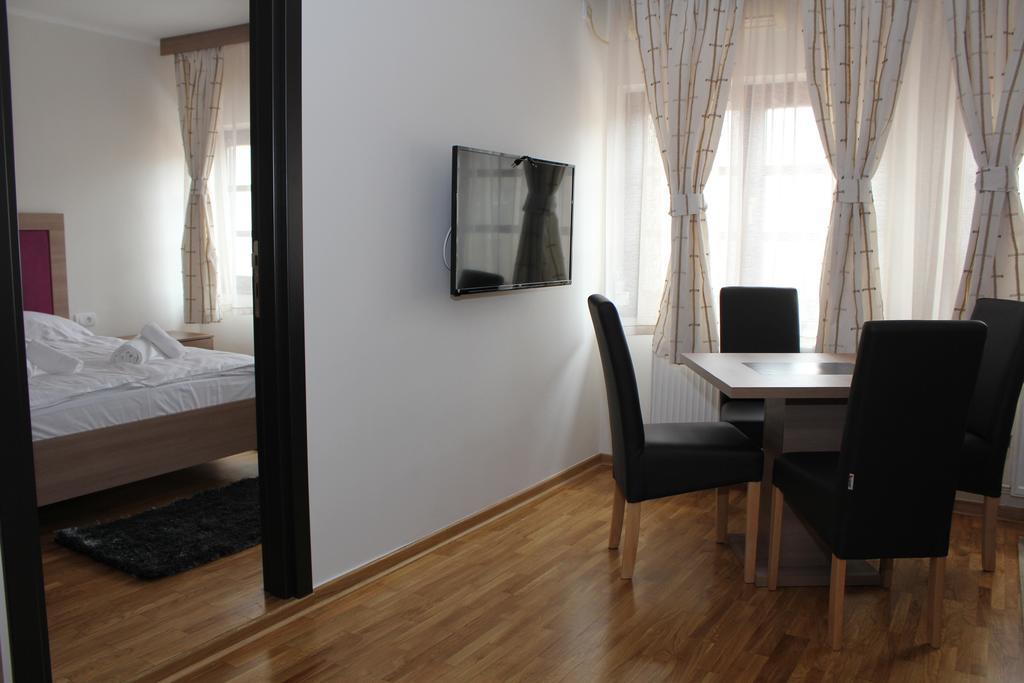 Wake Up Apartments&Rooms Belgrado Buitenkant foto