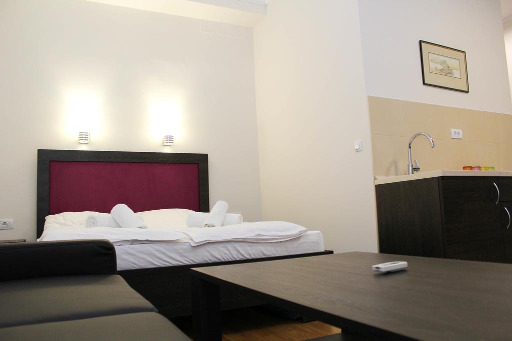 Wake Up Apartments&Rooms Belgrado Buitenkant foto