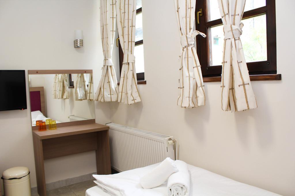 Wake Up Apartments&Rooms Belgrado Buitenkant foto