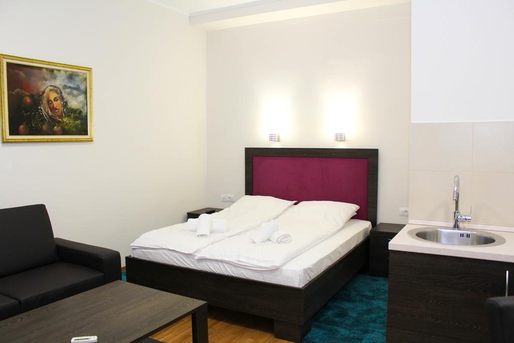 Wake Up Apartments&Rooms Belgrado Buitenkant foto