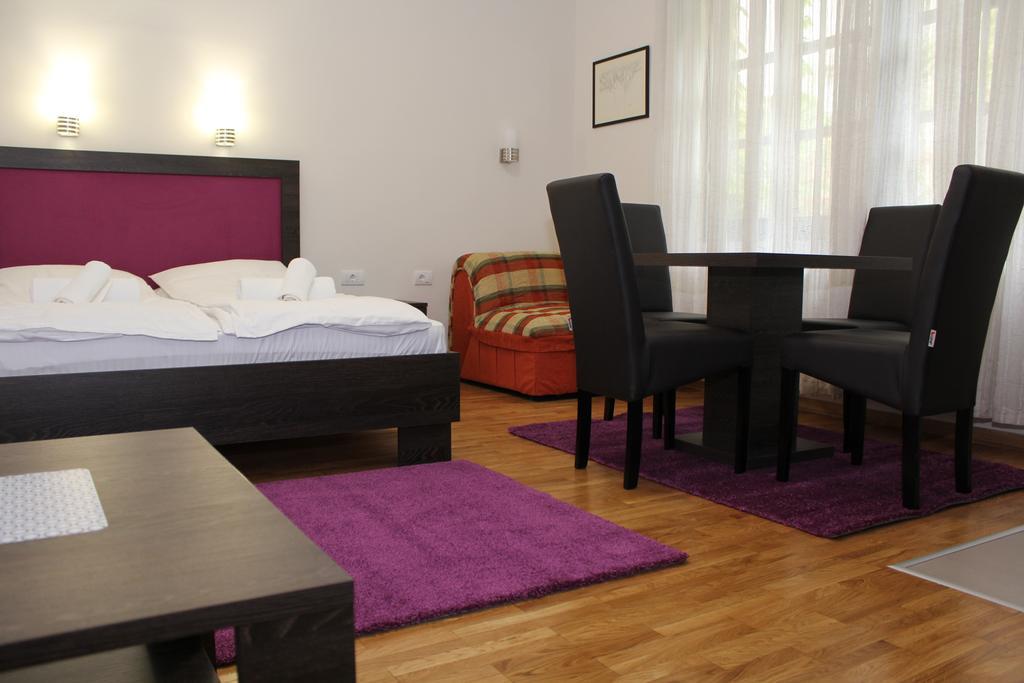 Wake Up Apartments&Rooms Belgrado Buitenkant foto