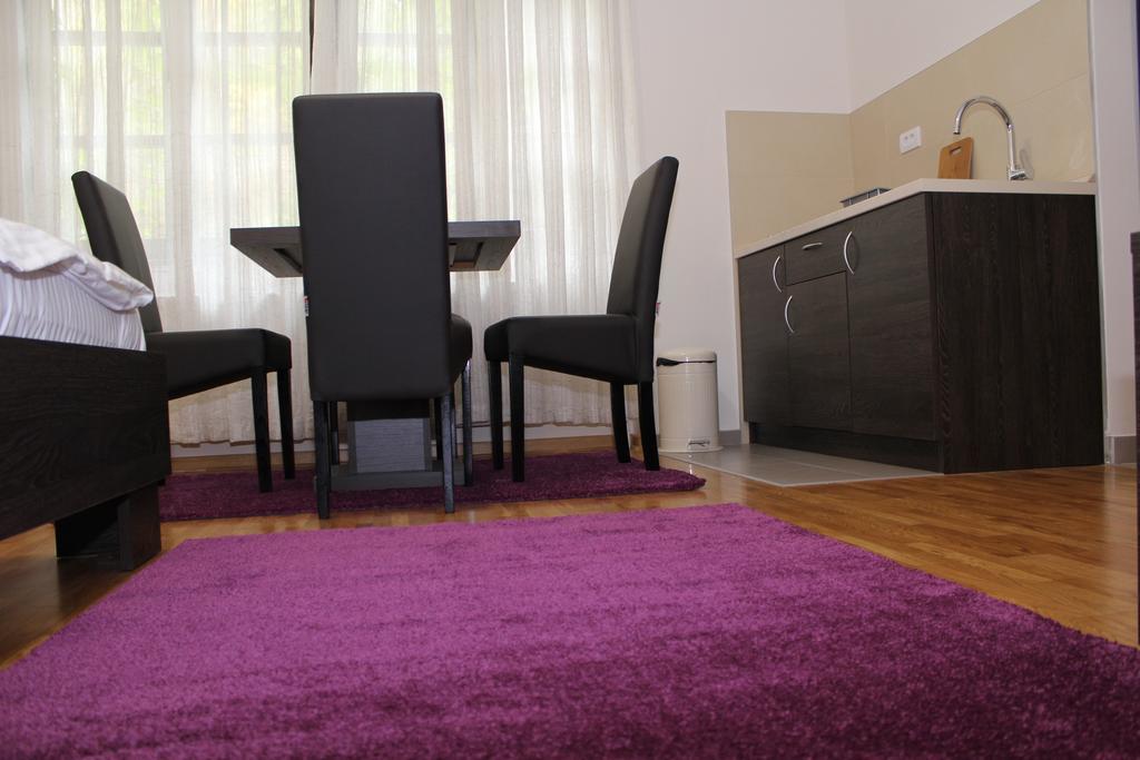 Wake Up Apartments&Rooms Belgrado Buitenkant foto
