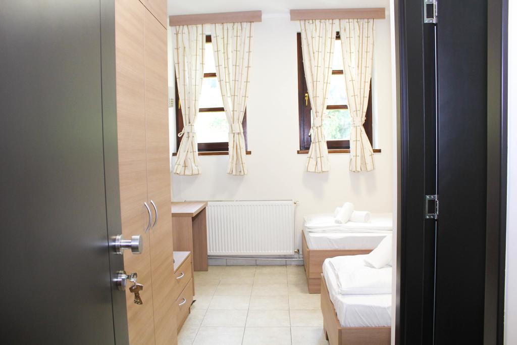 Wake Up Apartments&Rooms Belgrado Buitenkant foto