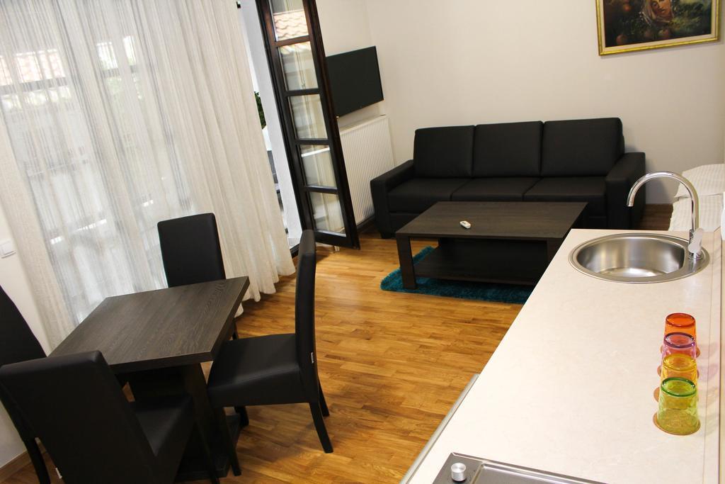 Wake Up Apartments&Rooms Belgrado Buitenkant foto