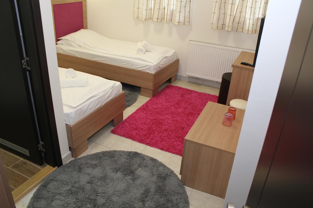 Wake Up Apartments&Rooms Belgrado Buitenkant foto