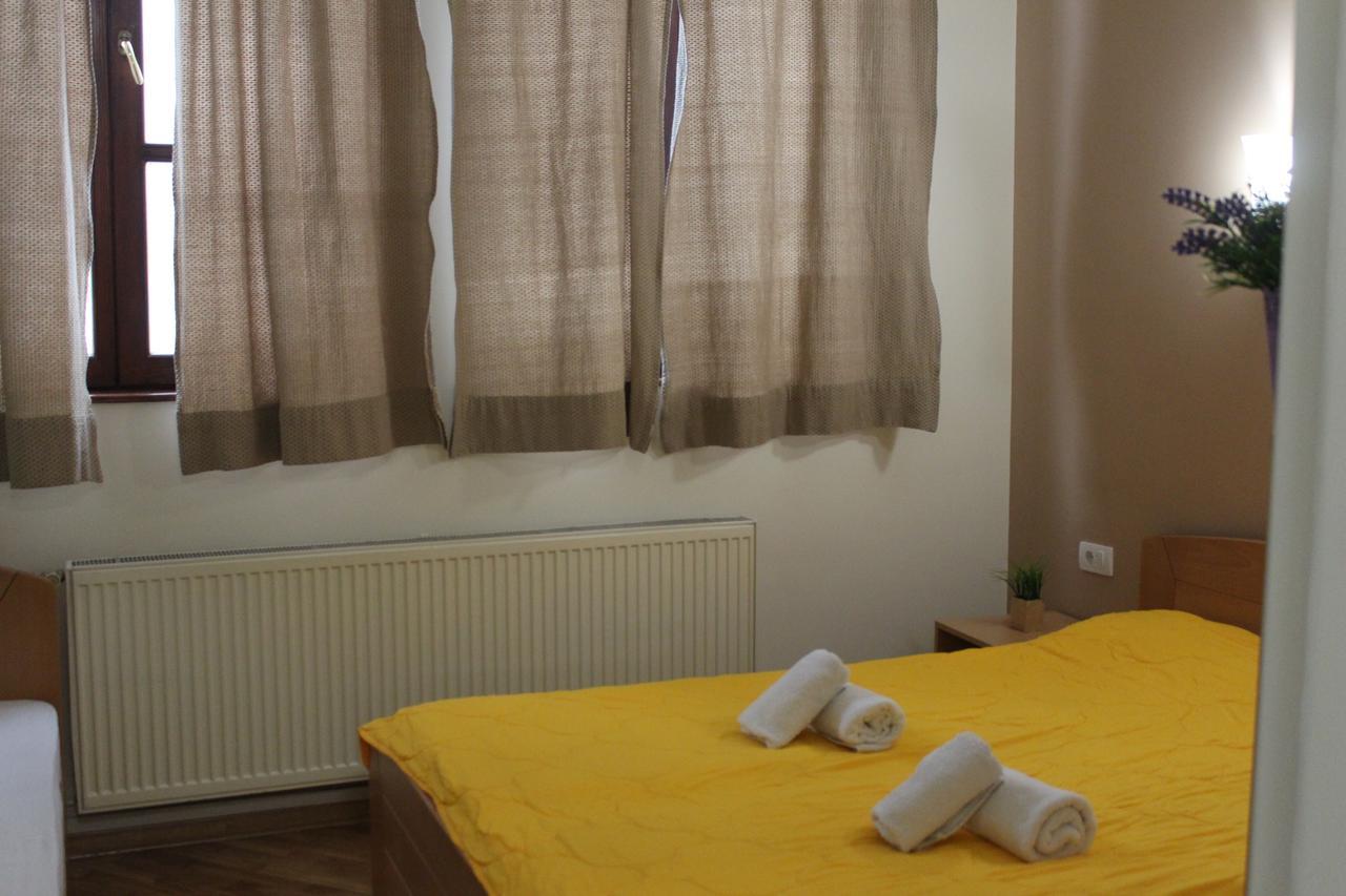 Wake Up Apartments&Rooms Belgrado Buitenkant foto