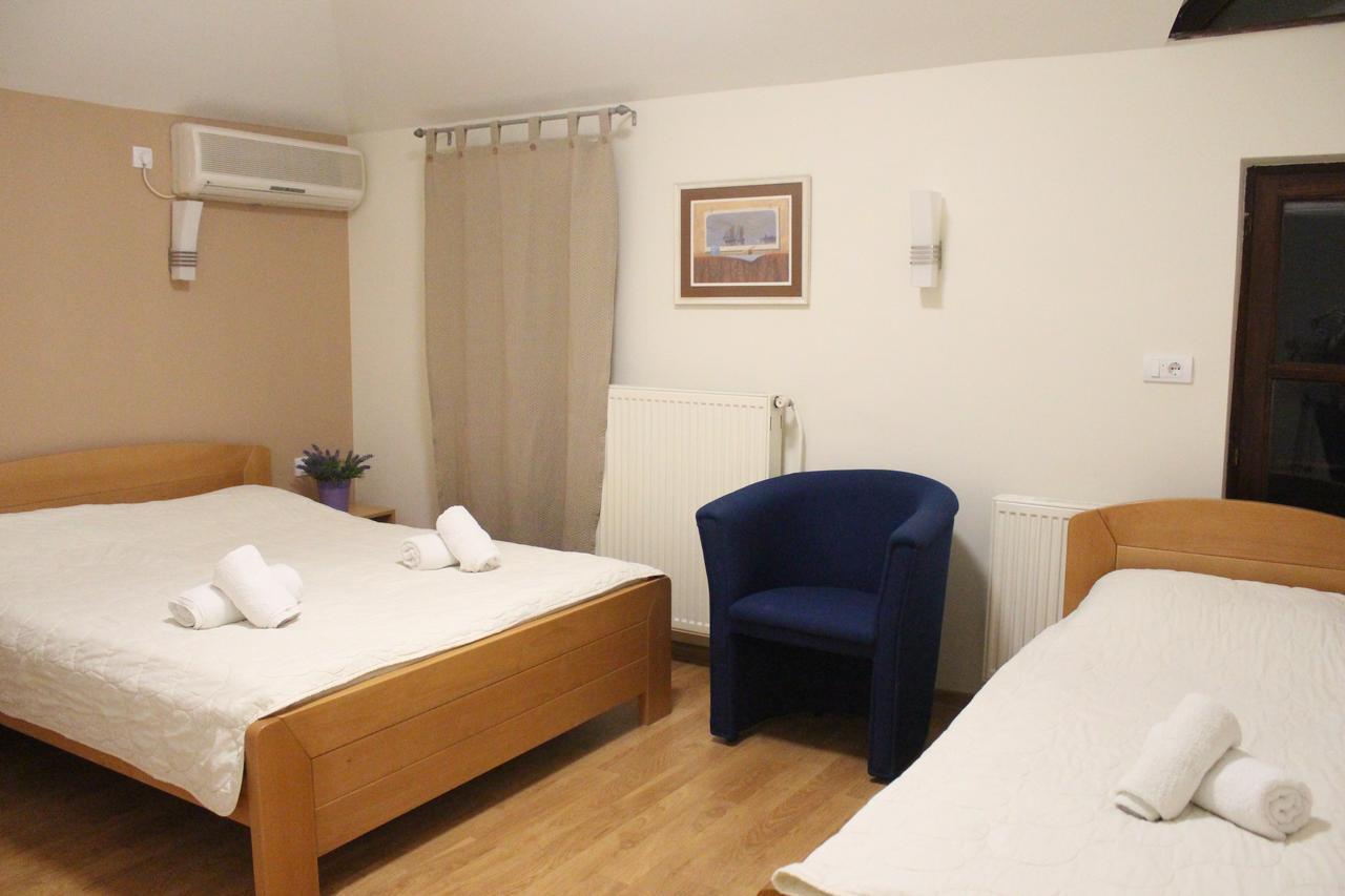 Wake Up Apartments&Rooms Belgrado Buitenkant foto