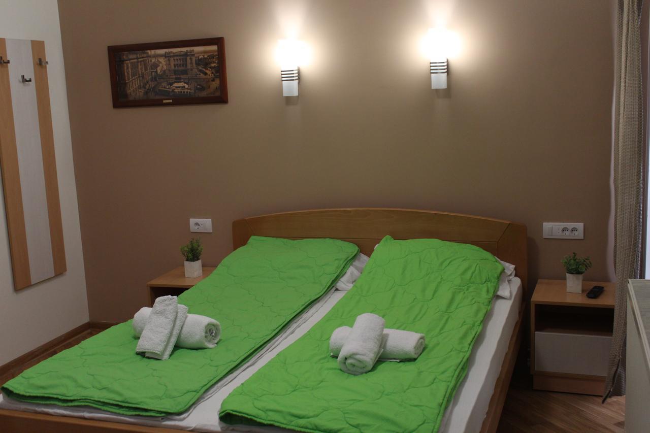 Wake Up Apartments&Rooms Belgrado Buitenkant foto