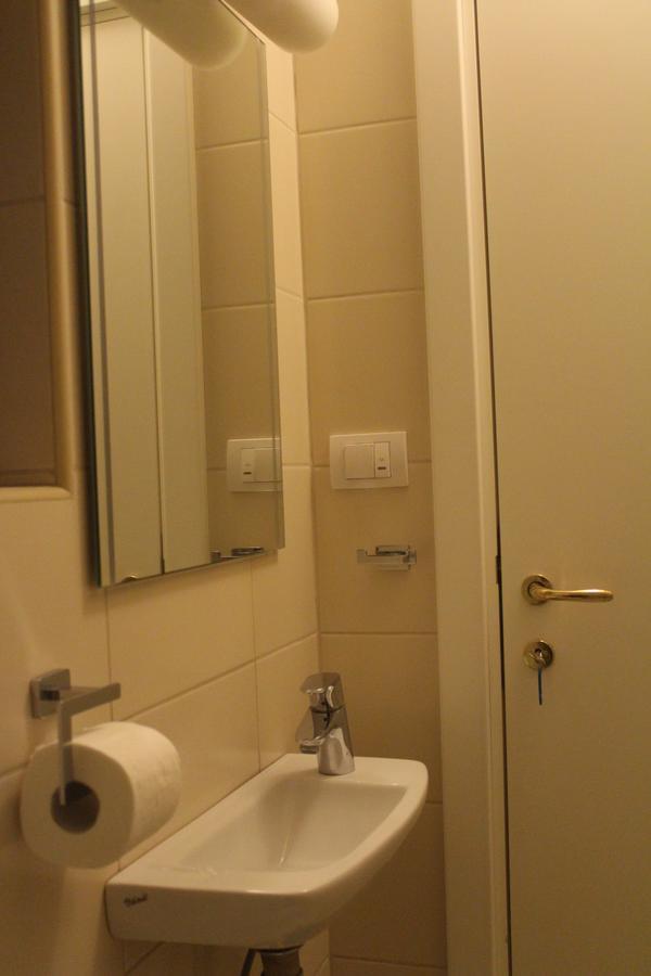 Wake Up Apartments&Rooms Belgrado Buitenkant foto